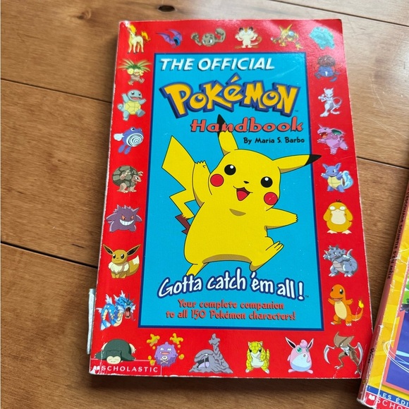 Vintage Pokemon Kids Book Set - Red, Yellow, Blue Covers - Picture 2 of 4